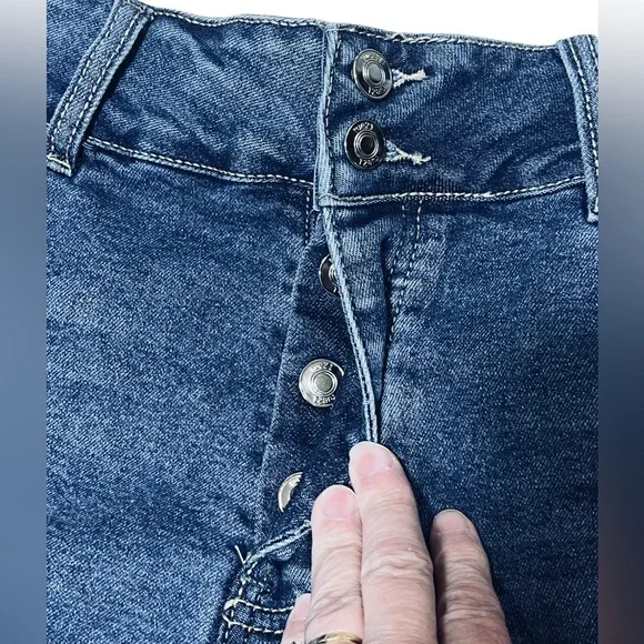 Forever 21 High Rise Shortie Denim Short Frayed Hem Distressed Button Up Size 16 - Picture 4 of 7